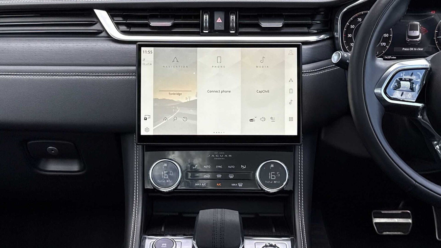 Used Jaguar F-Pace 2023 for sale - 76460357: Photo 14