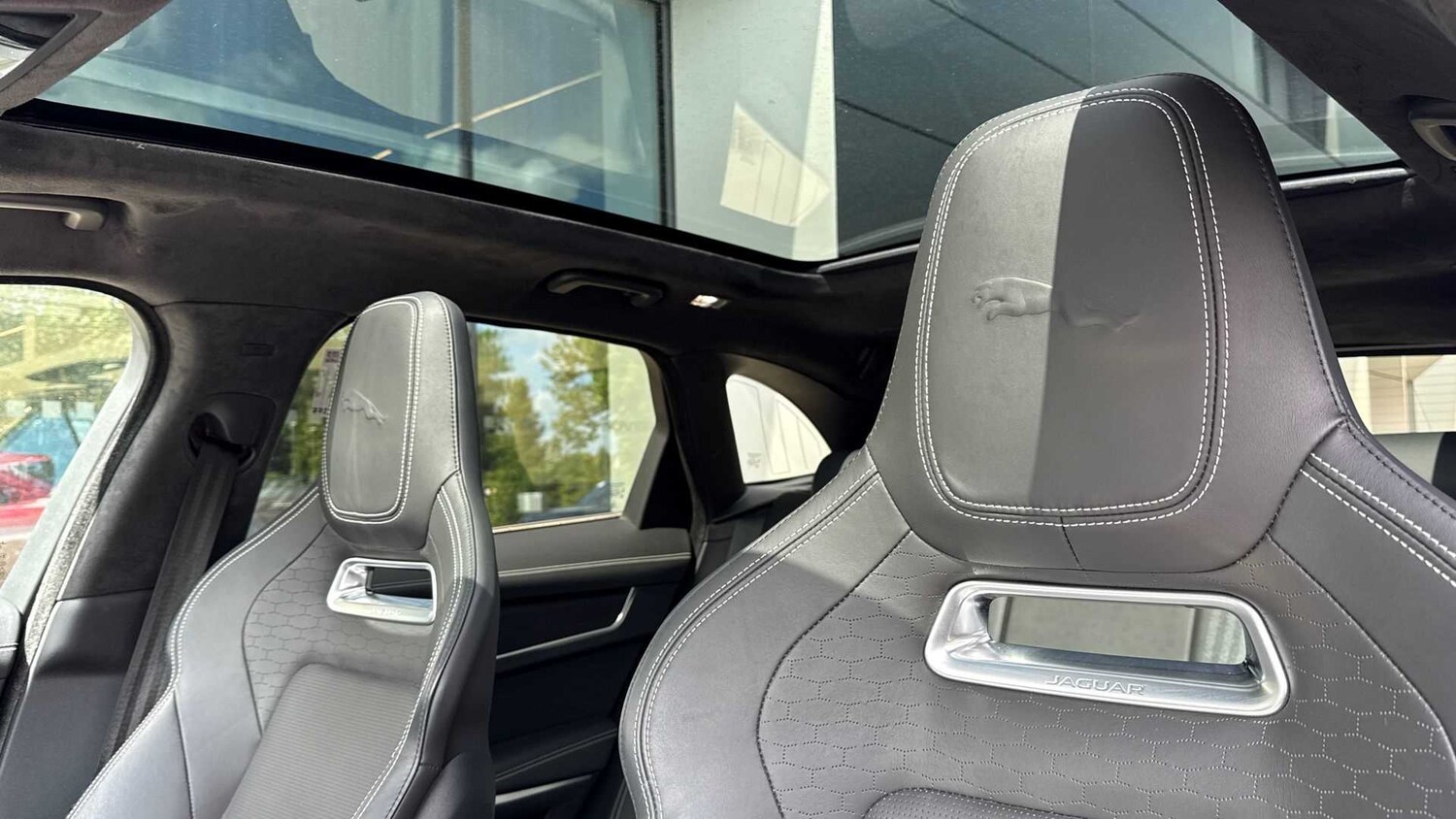 Used Jaguar F-Pace 2023 for sale - 76460357: Photo 22