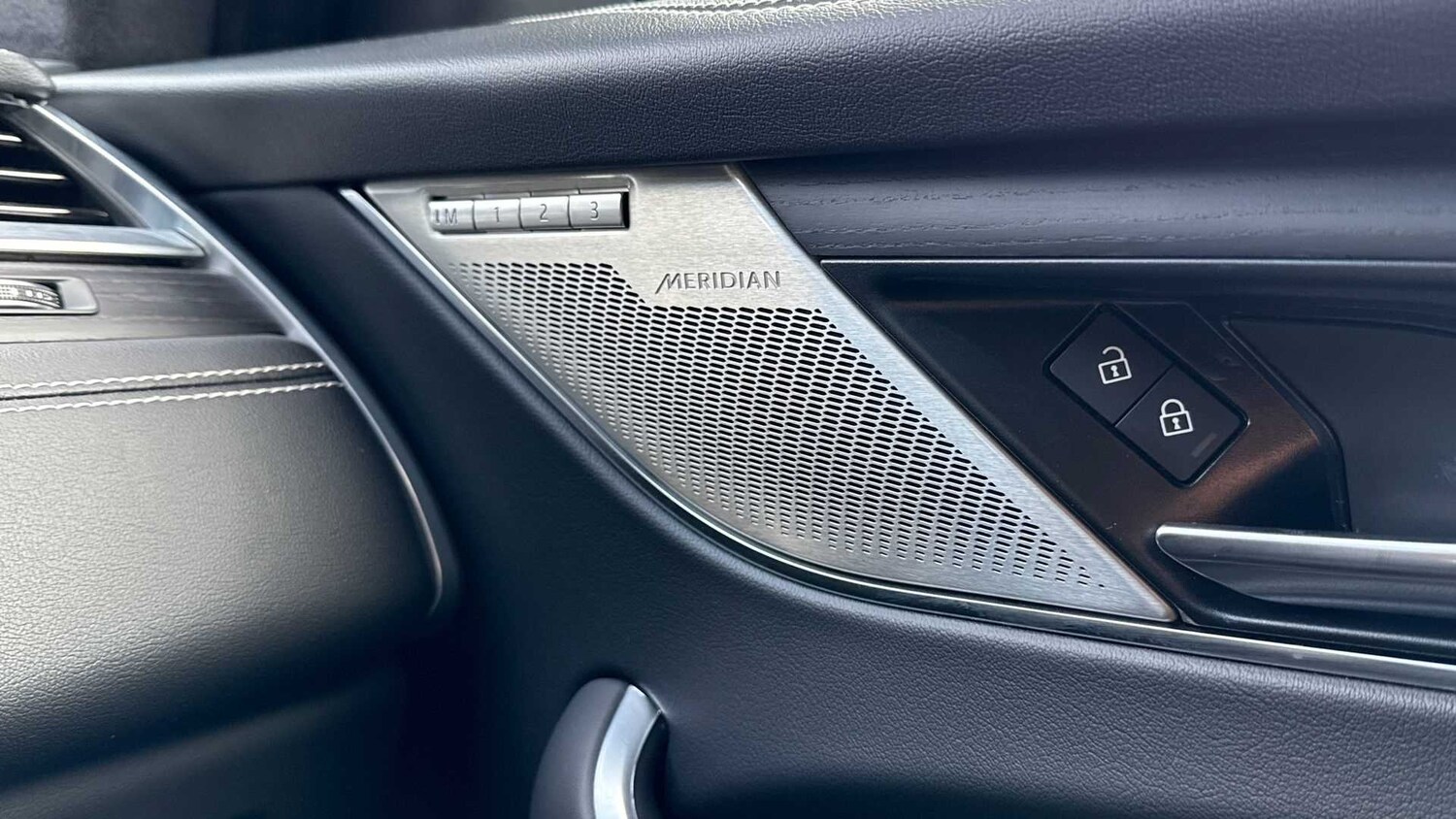 Used Jaguar F-Pace 2023 for sale - 76460357: Photo 25