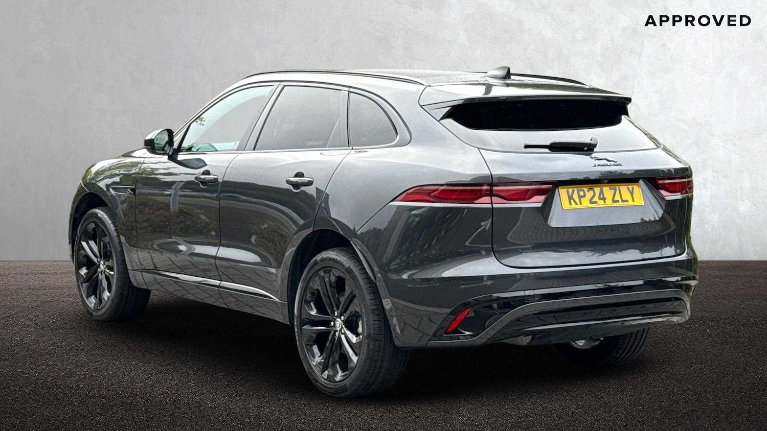 Used Jaguar F-Pace 2024 for sale - 76460162: Photo 2