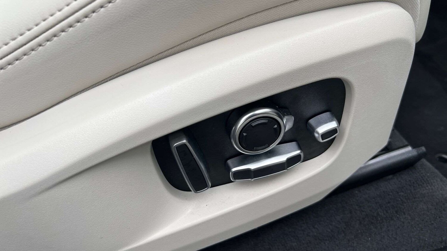 Used Jaguar F-Pace 2024 for sale - 76459942: Photo 23