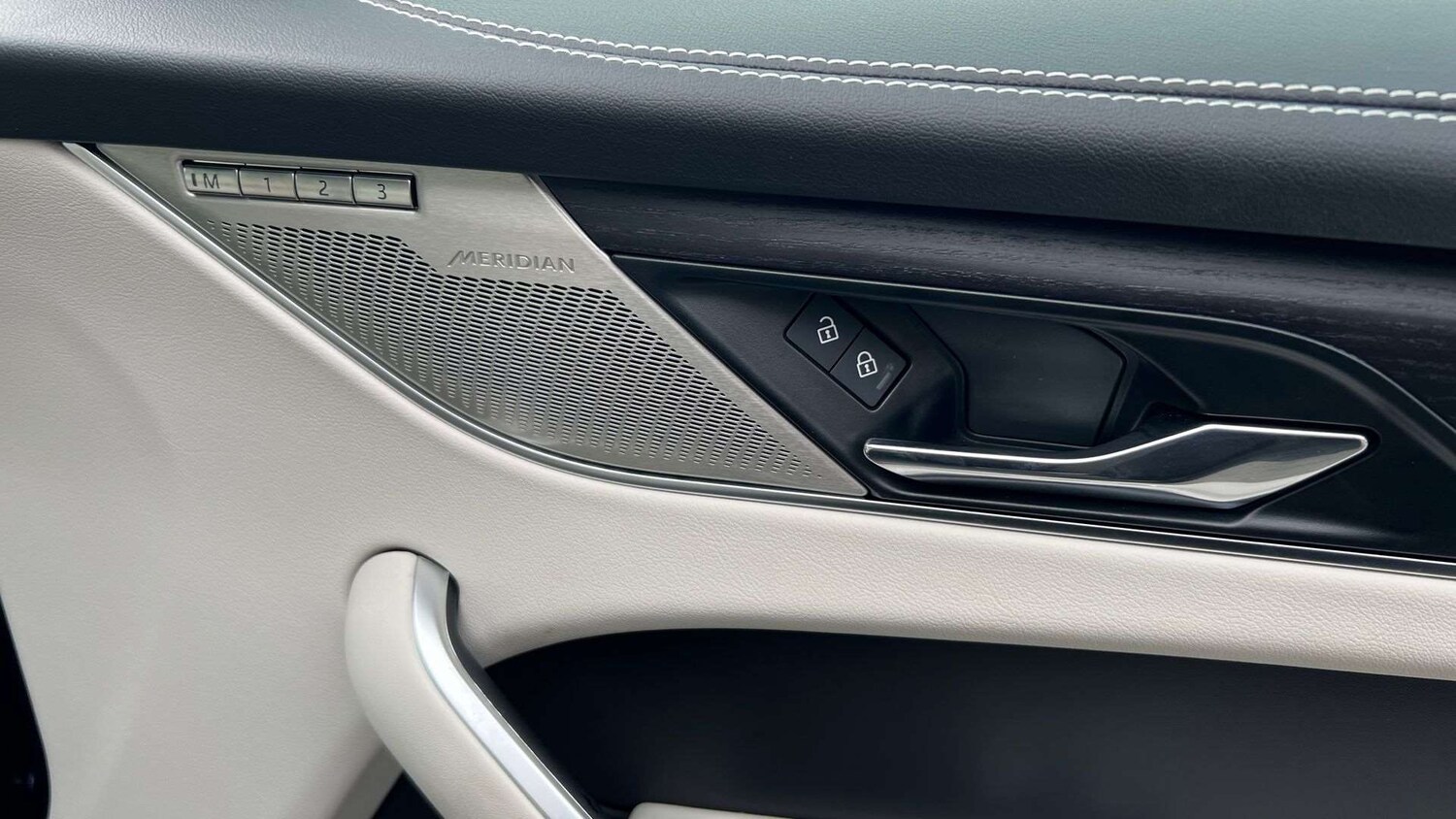 Used Jaguar F-Pace 2024 for sale - 76459942: Photo 29