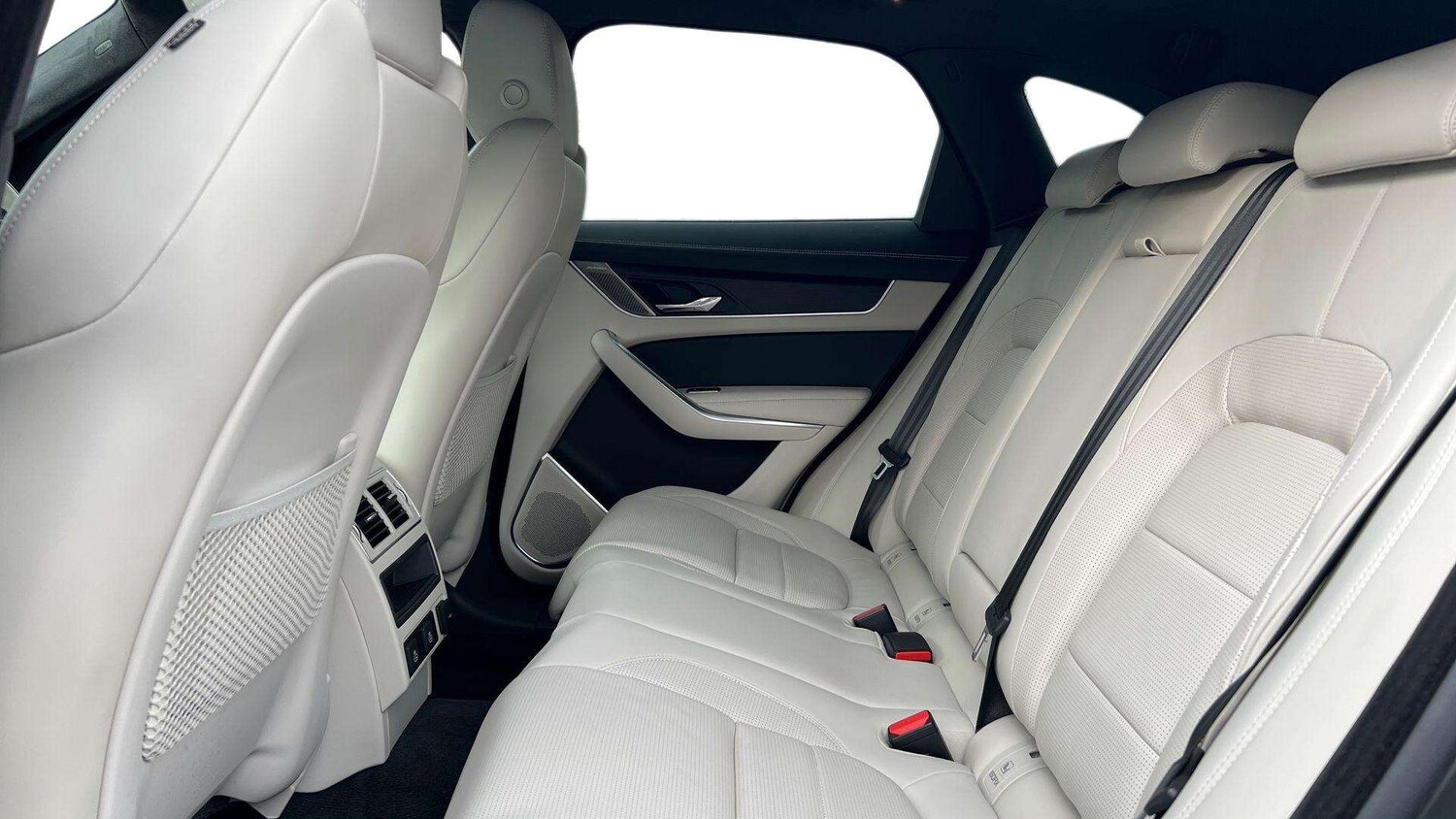 Used Jaguar F-Pace 2024 for sale - 76459942: Photo 4