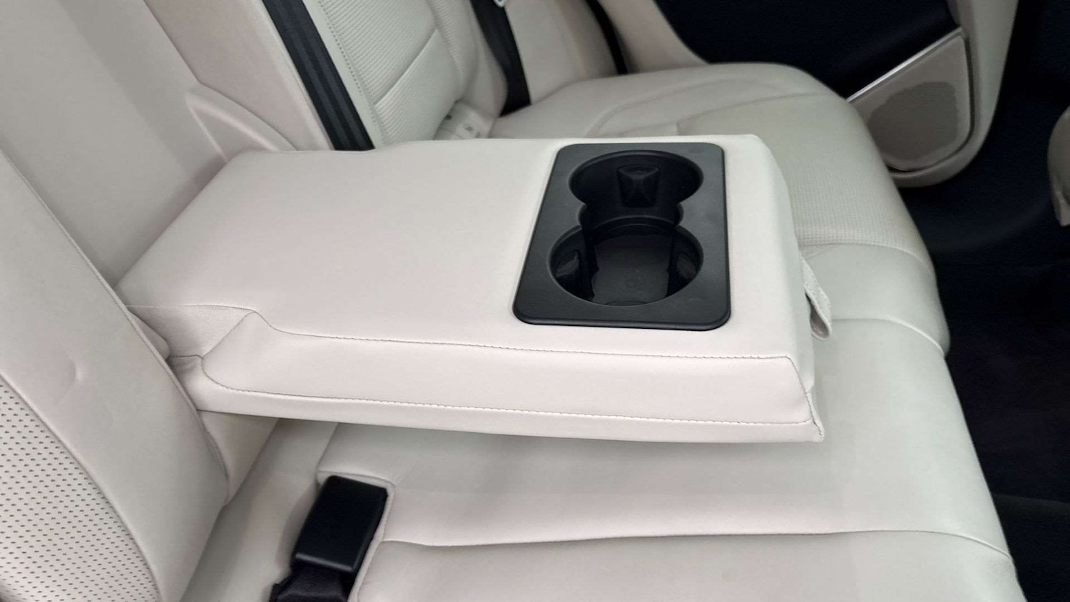 Used Jaguar F-Pace 2024 for sale - 77648859: Photo 31