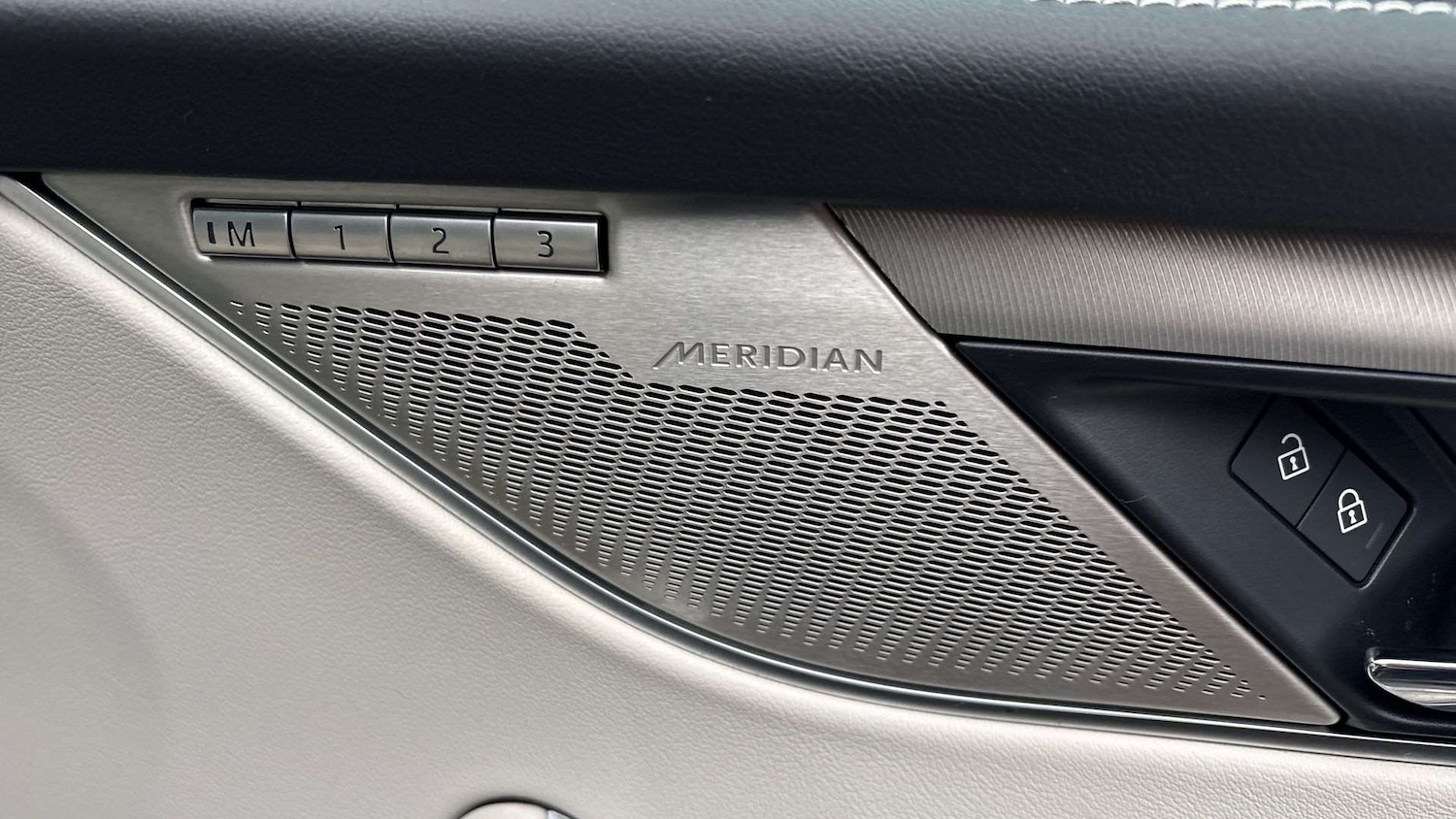 Used Jaguar F-Pace 2024 for sale - 77648859: Photo 33