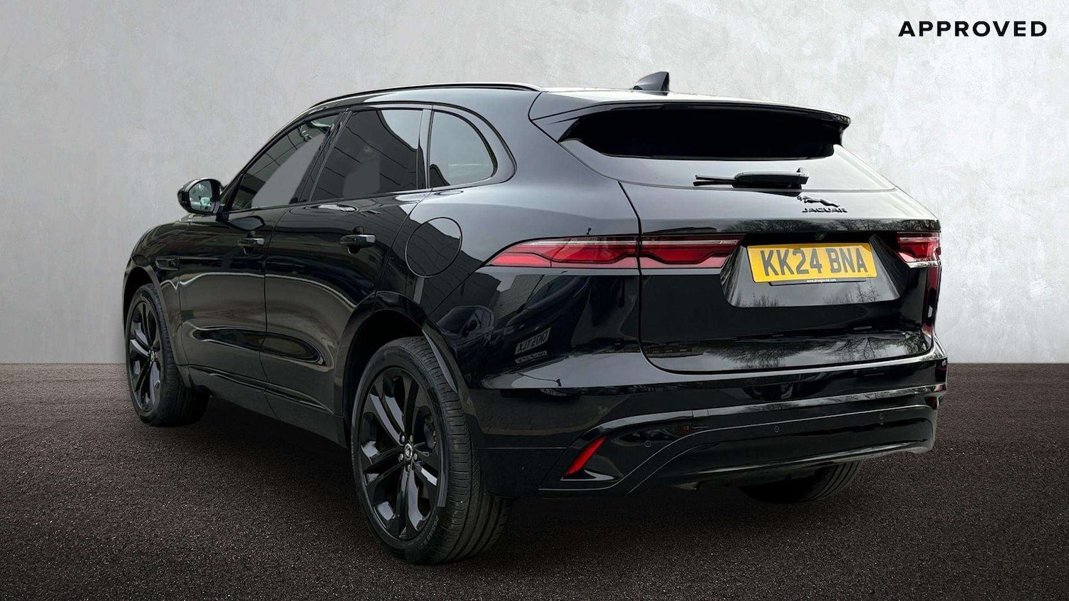 Used Jaguar F-Pace 2024 for sale - 77615563: Photo 2
