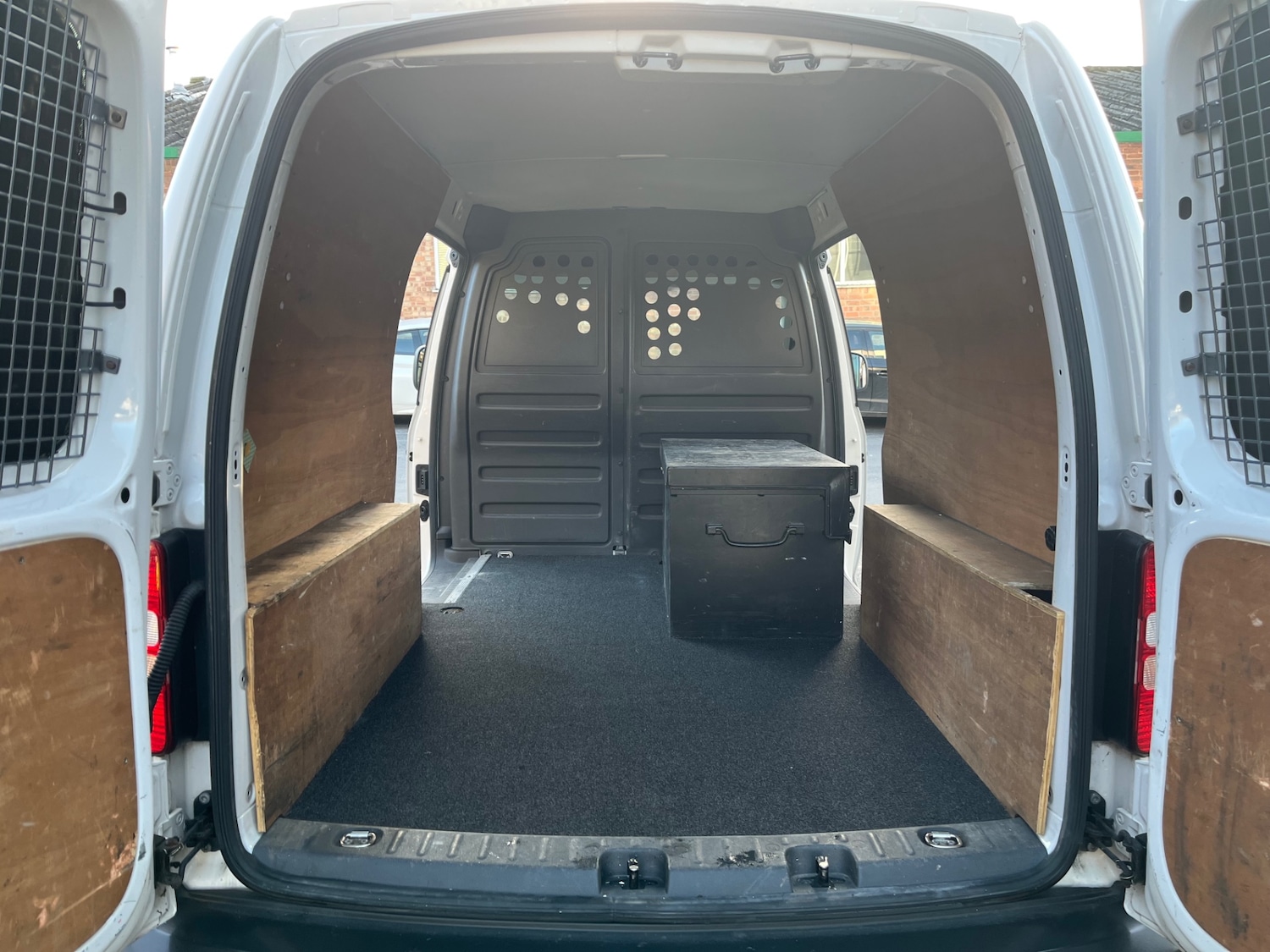 Used Volkswagen Caddy Maxi 2013 for sale - 76625473: Photo 16