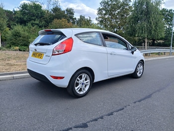 Used Ford Fiesta 2015 for sale - 79302368: Photo