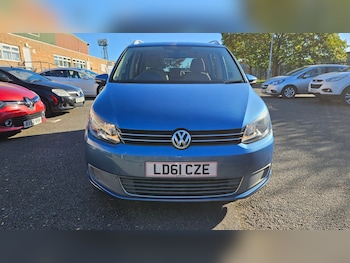 Used Volkswagen Touran 2011 for sale - 76245043: Photo