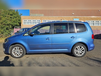 Used Volkswagen Touran 2011 for sale - 76245043: Photo