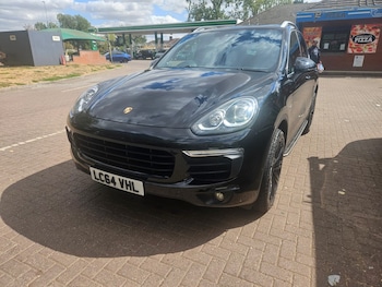 Used Porsche Cayenne 2015 for sale - 79606568: Photo