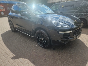 Used Porsche Cayenne 2015 for sale - 79606568: Photo