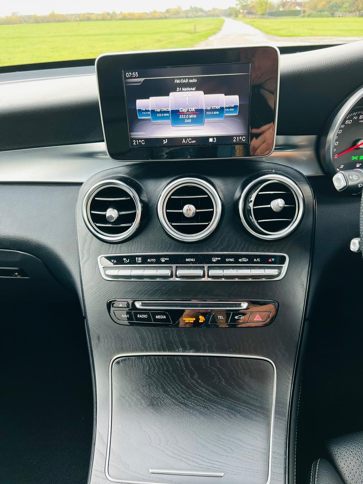 Used Mercedes-Benz GLC 2019 for sale - 76665957: Photo 10