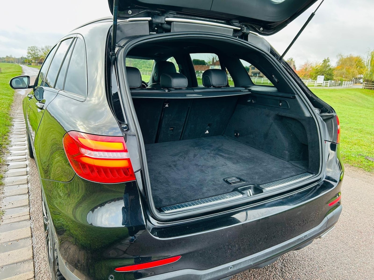 Used Mercedes-Benz GLC 2019 for sale - 76665957: Photo 16