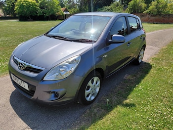 Used Hyundai i20 2011 for sale - 78995556: Photo