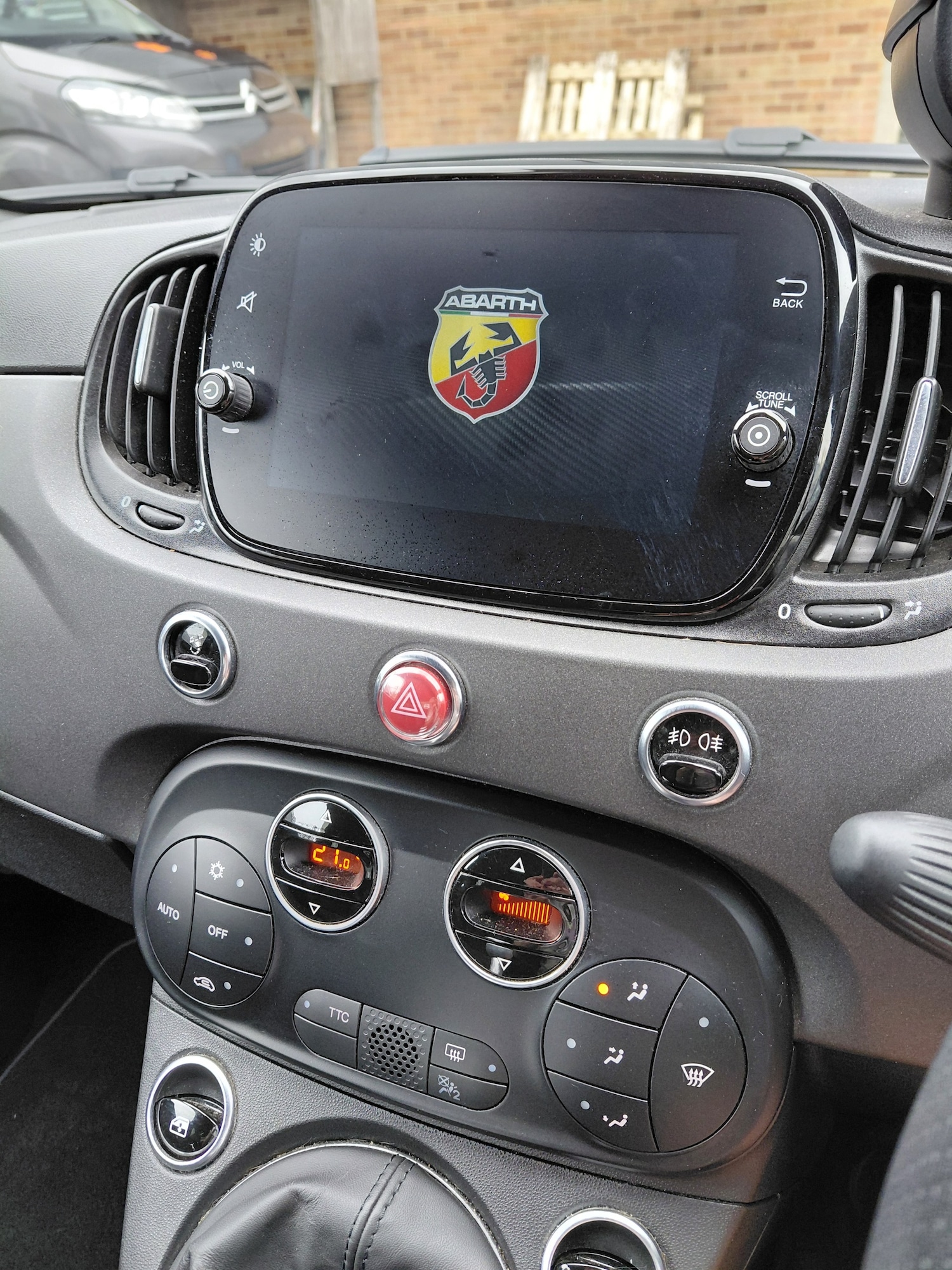 Used Abarth 695 2023 for sale - 77797291: Photo 15