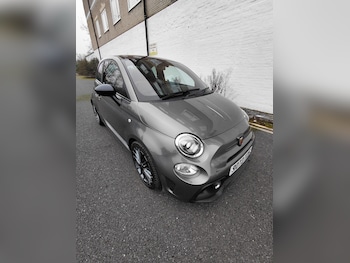 Used Abarth 695 2023 for sale - 77797291: Photo