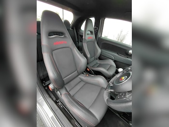 Used Abarth 695 2023 for sale - 77797291: Photo