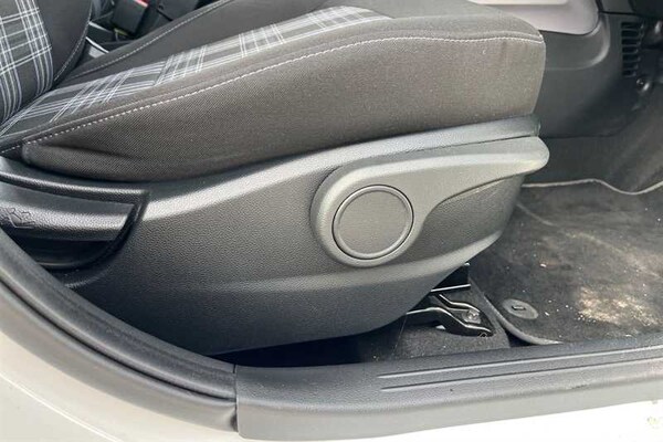 Used Hyundai i10 2024 for sale - 75648836: Photo 26