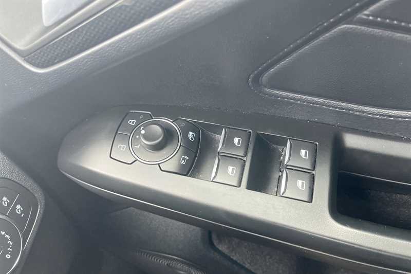 Used Ford Focus 2023 for sale - 78138200: Photo 16