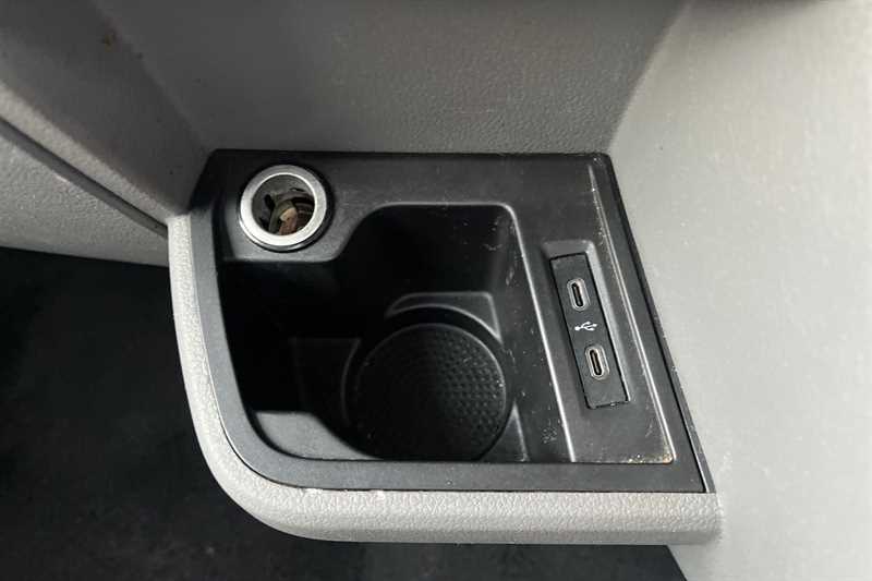 Used Volkswagen Transporter Shuttle 2020 for sale - 77699899: Photo 40