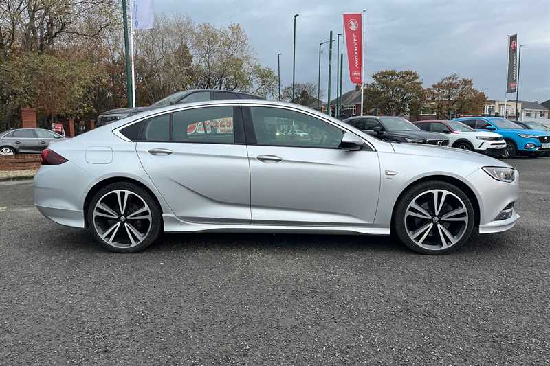 Used Vauxhall Insignia 2018 for sale - 76524596: Photo 2