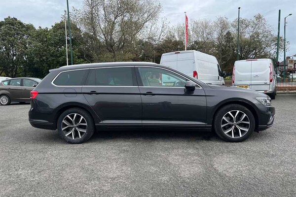 Used Volkswagen Passat 2022 for sale - 76096733: Photo 3