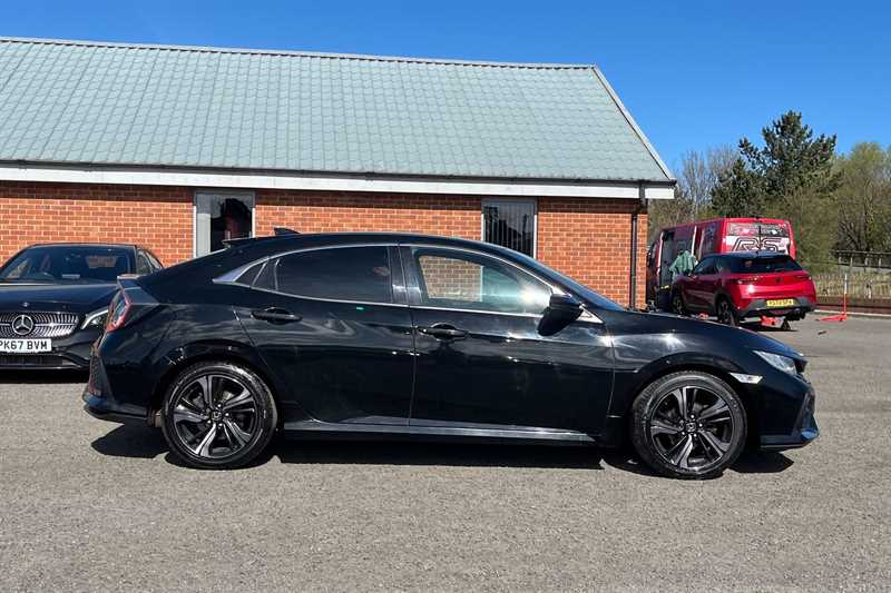 Used Honda Civic 2017 for sale - 78131245: Photo 2