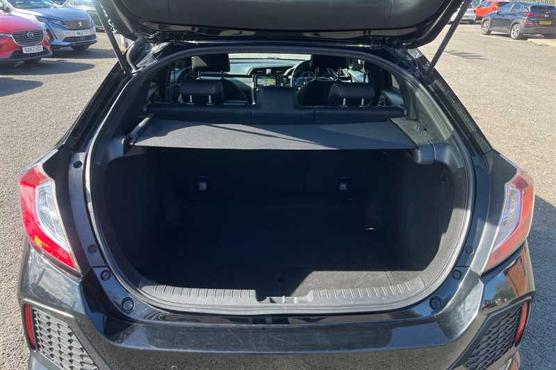 Used Honda Civic 2017 for sale - 78131245: Photo 4