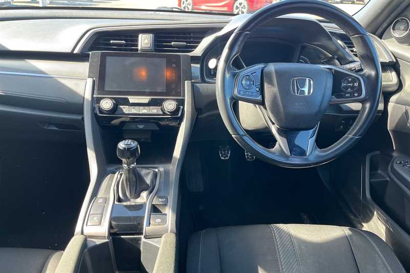 Used Honda Civic 2017 for sale - 78131245: Photo 5