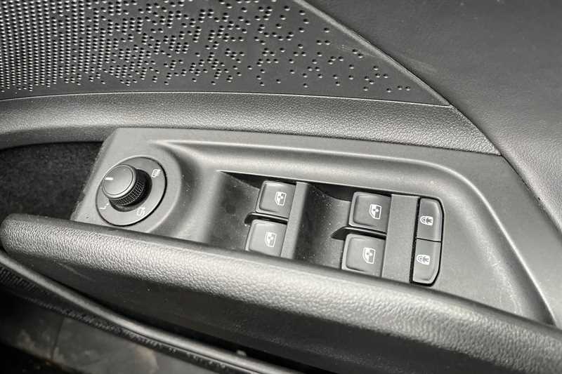 Used Skoda Enyaq 2025 for sale - 77800354: Photo 16