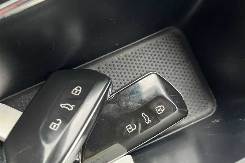 Used Skoda Enyaq 2025 for sale - 77800354: Photo 36