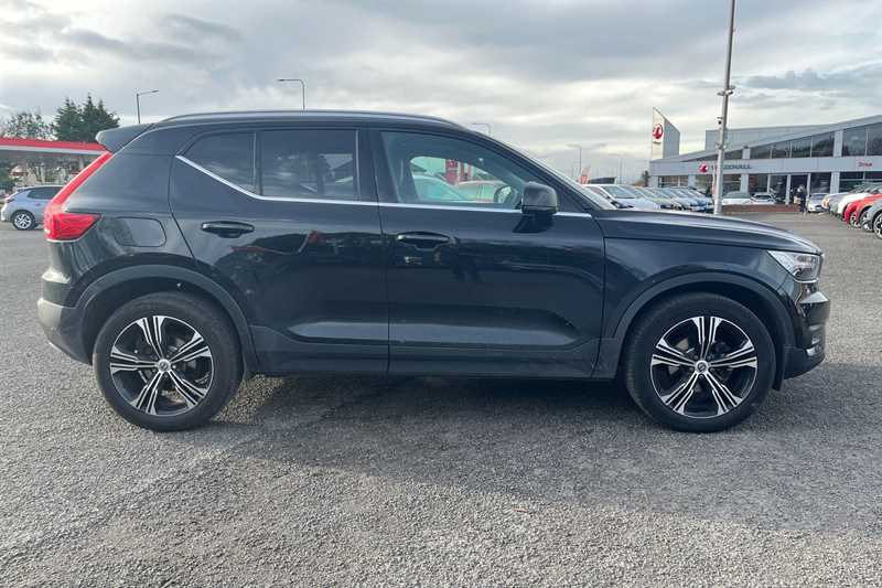 Used Volvo XC40 2021 for sale - 76530125: Photo 2