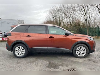 Used Peugeot 5008 2023 for sale - 76956308: Photo