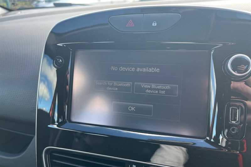 Used Renault Clio 2017 for sale - 77929575: Photo 38