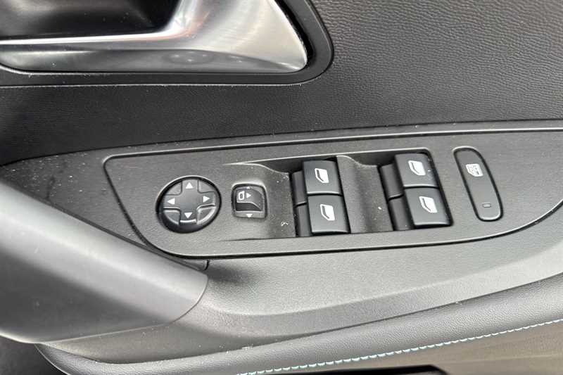 Used Peugeot 2008 2022 for sale - 77829053: Photo 16