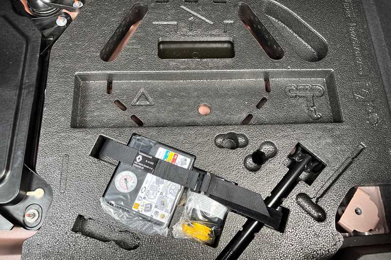 Used Renault Clio 2023 for sale - 76734011: Photo 37