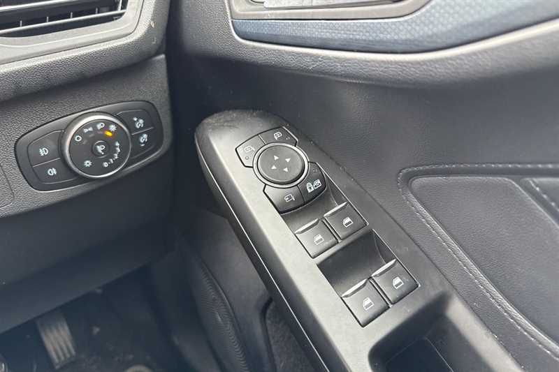 Used Ford Focus 2021 for sale - 78142922: Photo 6