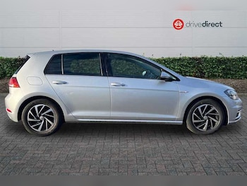 Used Volkswagen Golf 2019 for sale - 76944394: Photo