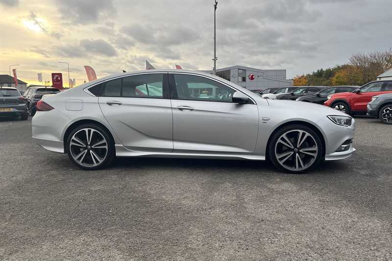 Used Vauxhall Insignia 2018 for sale - 76339811: Photo 2