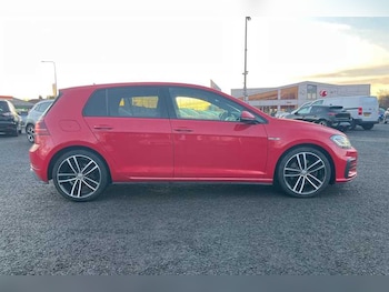 Used Volkswagen Golf 2018 for sale - 76956532: Photo