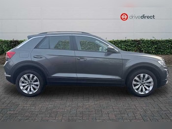 Used Volkswagen T-Roc 2021 for sale - 77567118: Photo