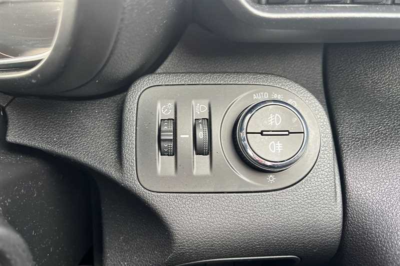 Used Vauxhall Combo Life 2020 for sale - 76489247: Photo 40