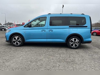 Used Ford Grand Tourneo Connect 2022 for sale - 77811805: Photo