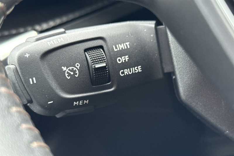 Used Peugeot 5008 2023 for sale - 77334682: Photo 42