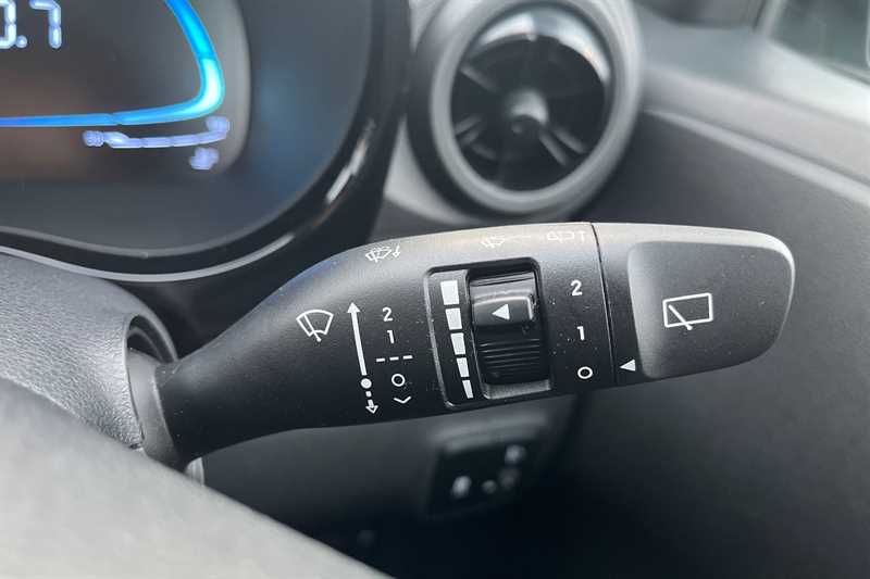 Used Hyundai i10 2024 for sale - 77308917: Photo 38