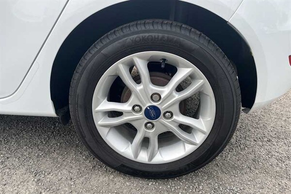 Used Ford Fiesta 2015 for sale - 76204310: Photo 11