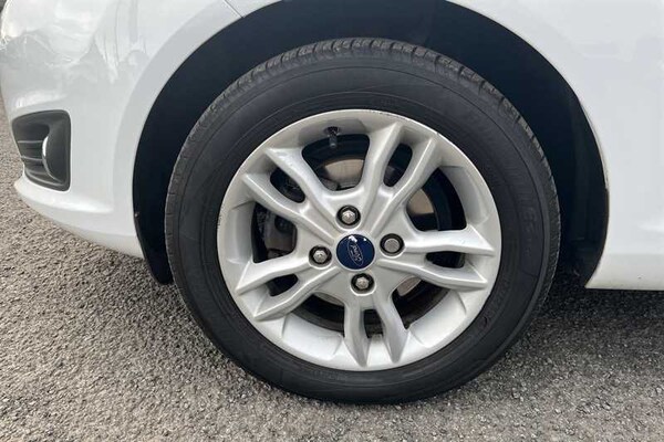 Used Ford Fiesta 2015 for sale - 76204310: Photo 12