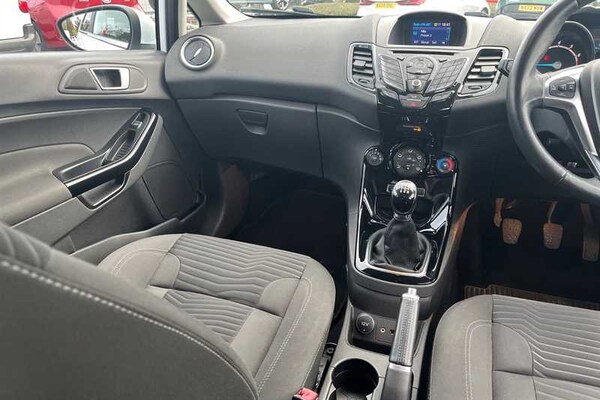 Used Ford Fiesta 2015 for sale - 76204310: Photo 14