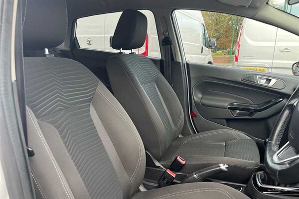 Used Ford Fiesta 2015 for sale - 76204310: Photo 23